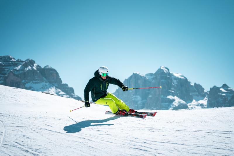 FREE SKI Maart – wintersport aanbieding