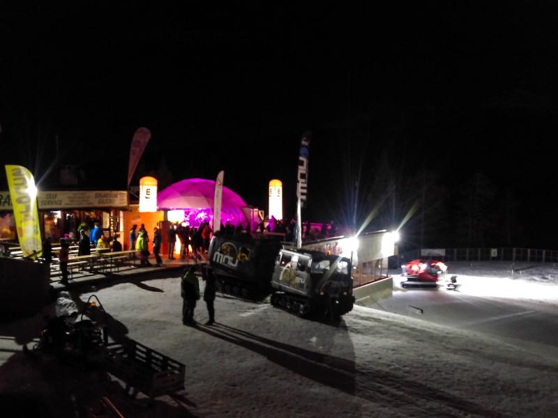 Après-Ski und Dienste in den Bergen Après-Ski und Dienste in den Bergen